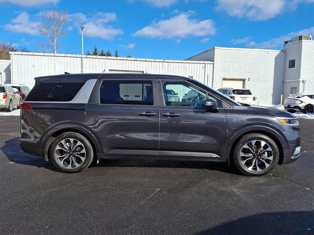 used 2023 Kia Carnival car, priced at $33,900