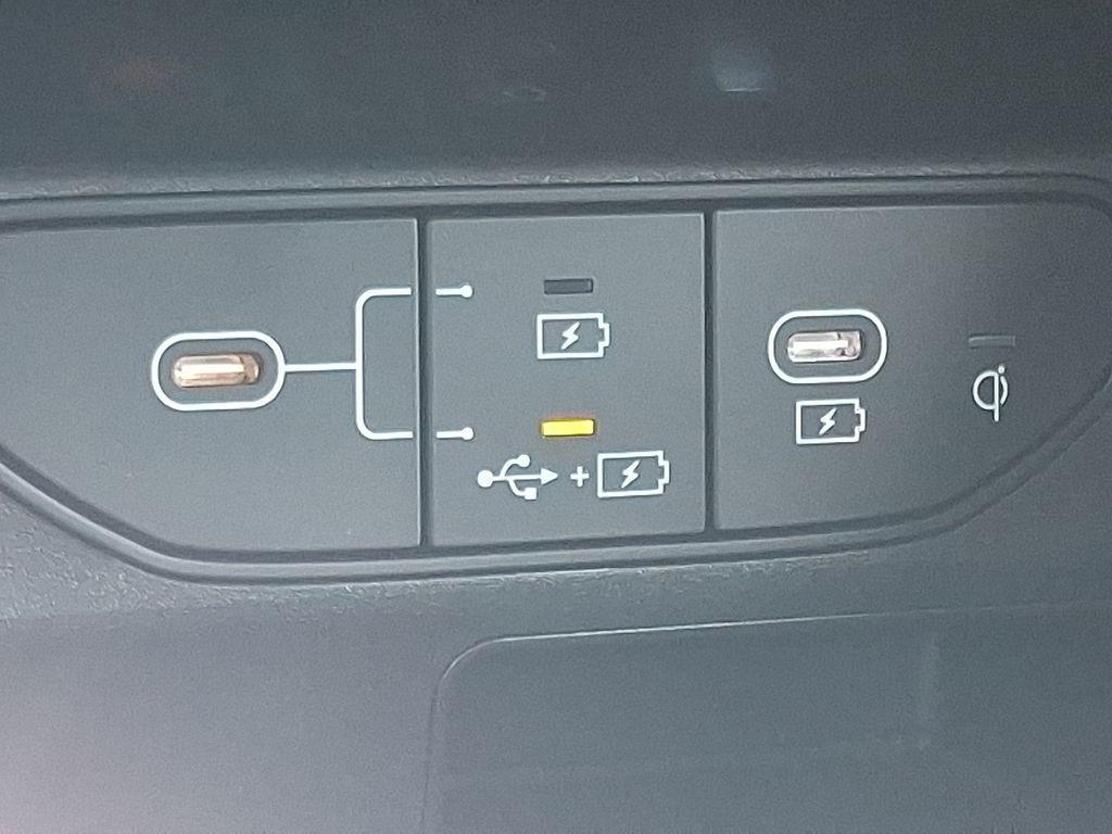 new 2025 Kia Sorento car, priced at $37,710