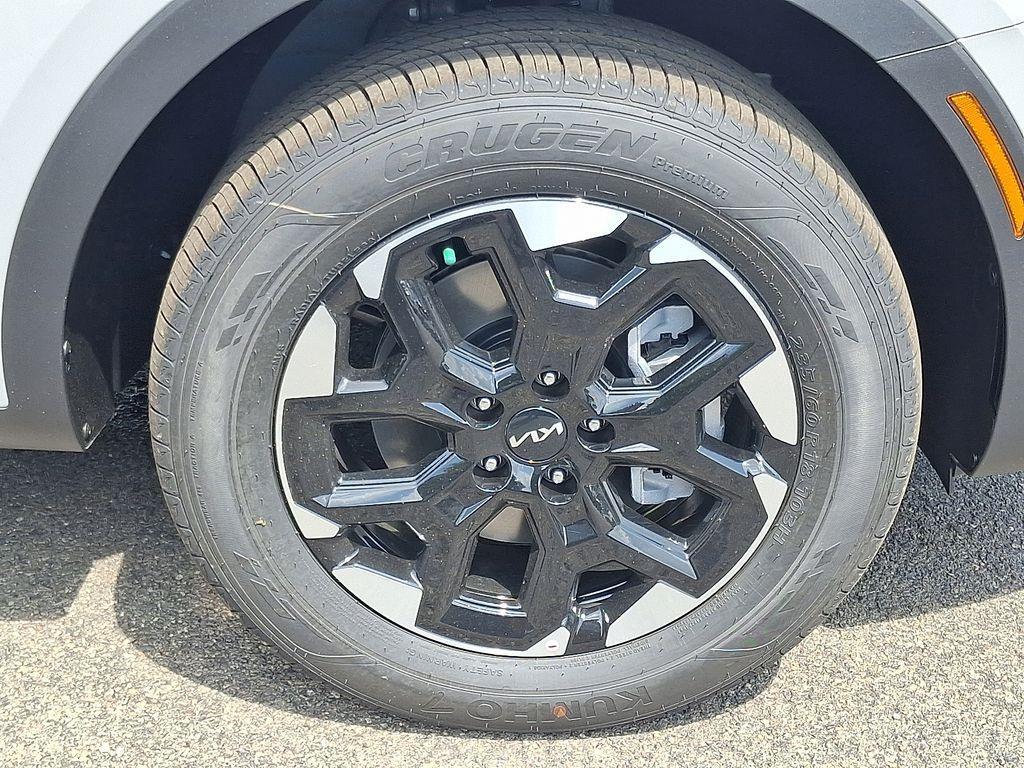 new 2025 Kia Sorento car, priced at $37,710