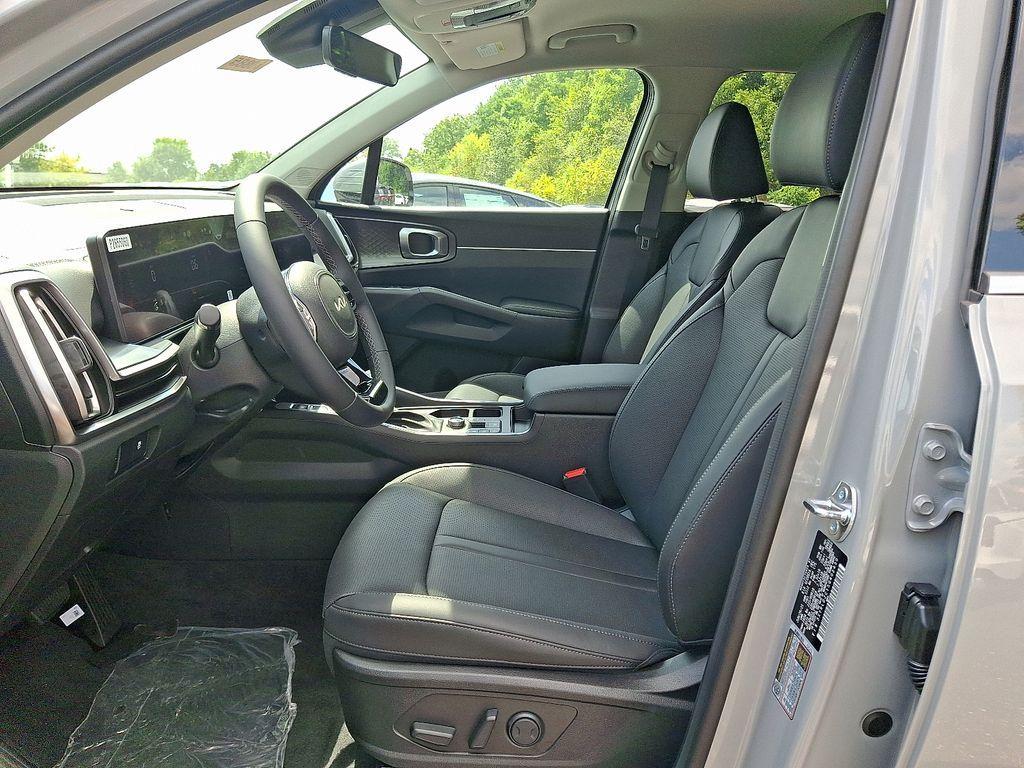 new 2025 Kia Sorento car, priced at $37,710