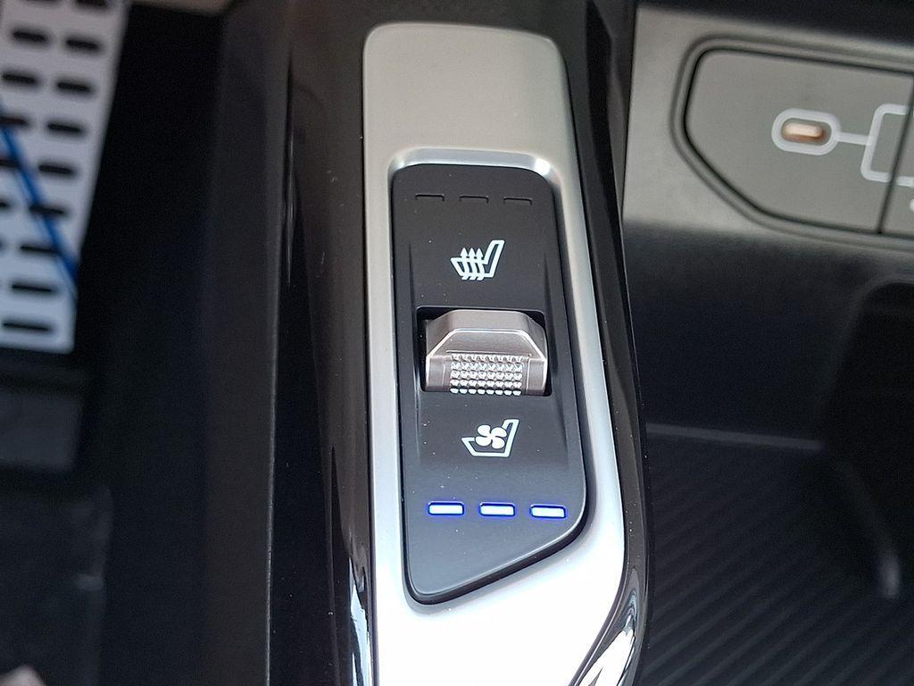 new 2025 Kia Sorento Hybrid car, priced at $46,131