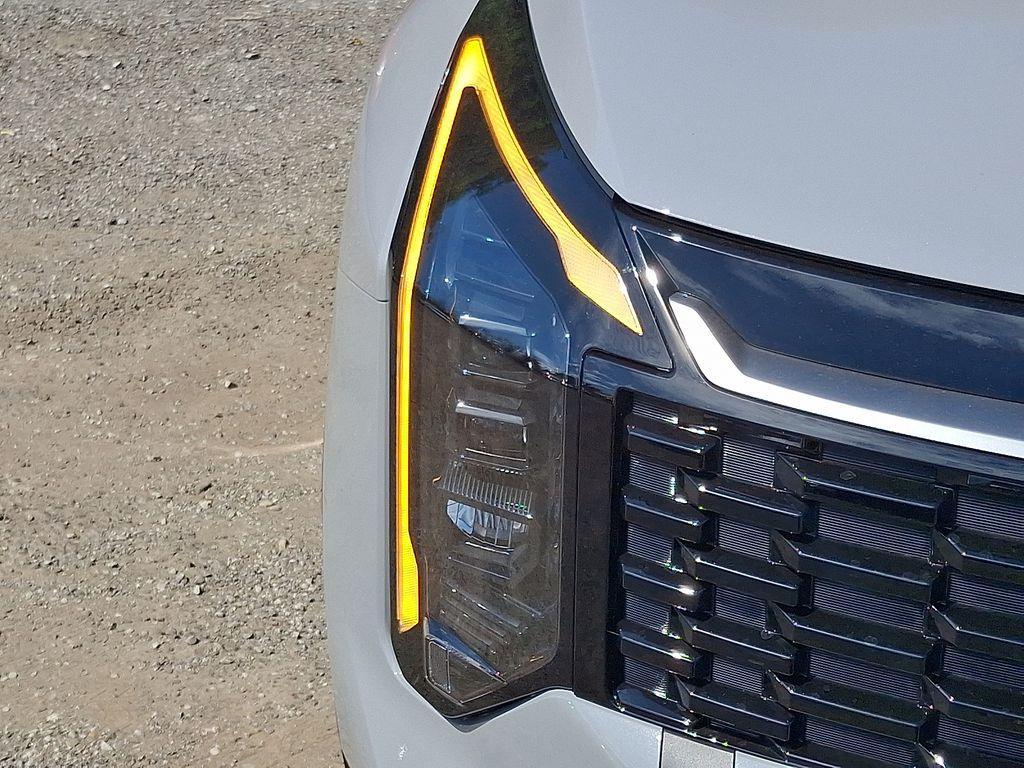 new 2026 Kia Sportage Hybrid car, priced at $33,576