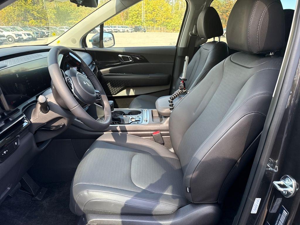 new 2026 Kia Carnival car, priced at $50,430