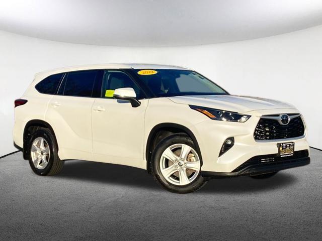 used 2022 Toyota Highlander car, priced at $32,347