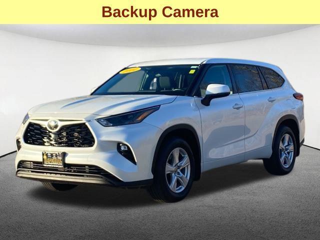 used 2022 Toyota Highlander car, priced at $32,347