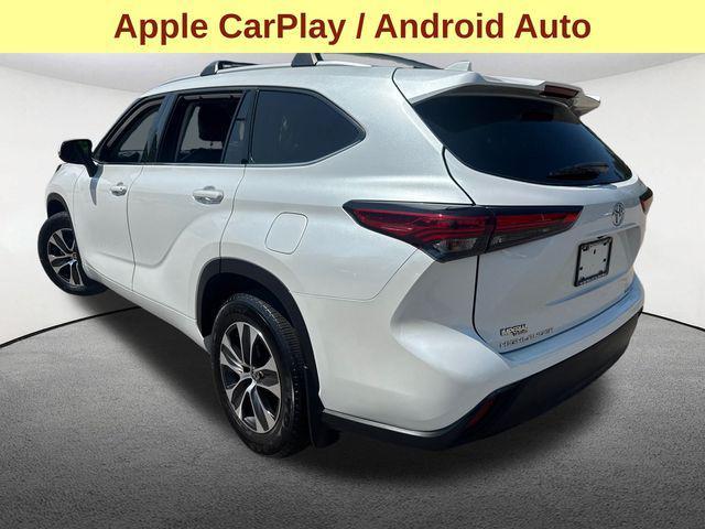 used 2022 Toyota Highlander car, priced at $42,477