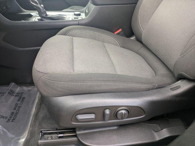 used 2023 Chevrolet Traverse car, priced at $31,992