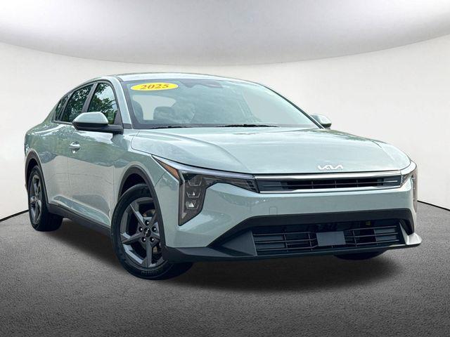used 2025 Kia K4 car, priced at $21,347