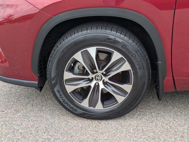 used 2020 Toyota Highlander car, priced at $31,977