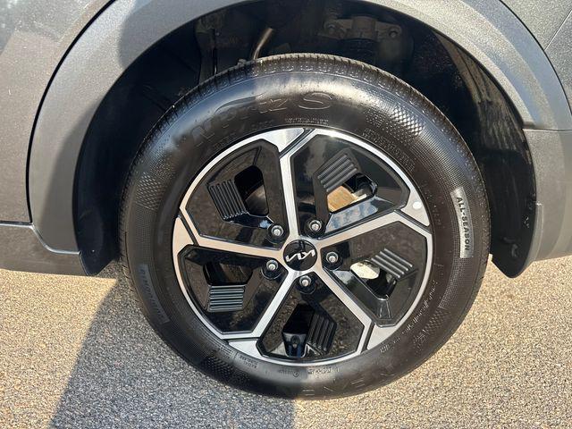 used 2025 Kia Niro car, priced at $25,977