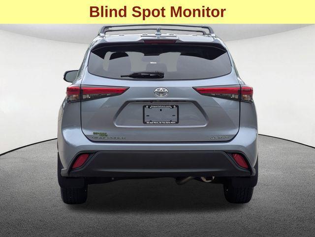 used 2021 Toyota Highlander car, priced at $29,977
