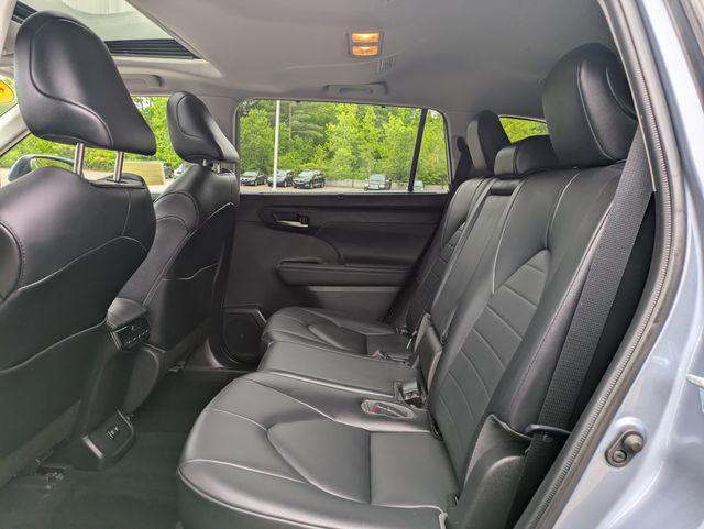 used 2021 Toyota Highlander car, priced at $29,977