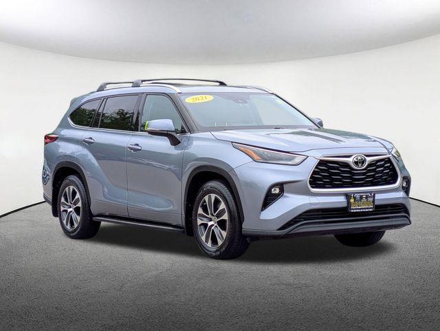 used 2021 Toyota Highlander car, priced at $29,977