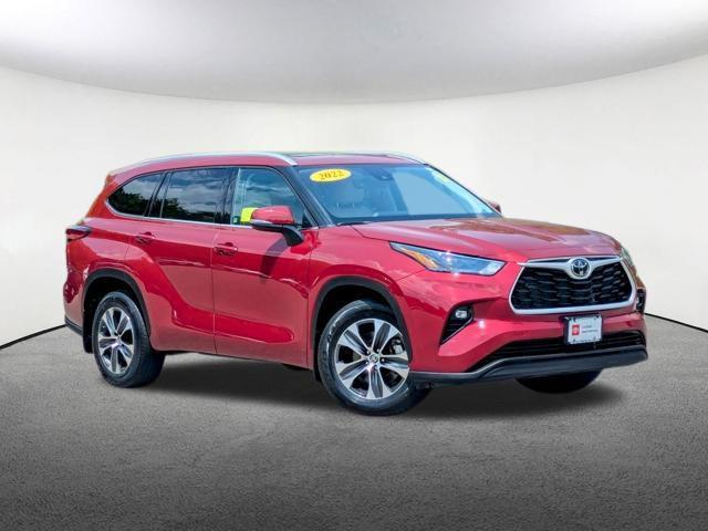 used 2022 Toyota Highlander car, priced at $36,977