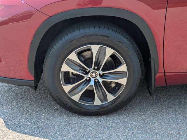 used 2022 Toyota Highlander car, priced at $36,977
