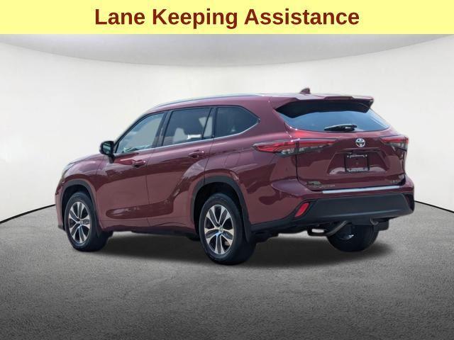 used 2022 Toyota Highlander car, priced at $36,977