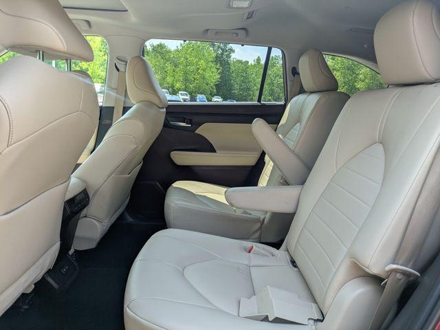 used 2022 Toyota Highlander car, priced at $36,977