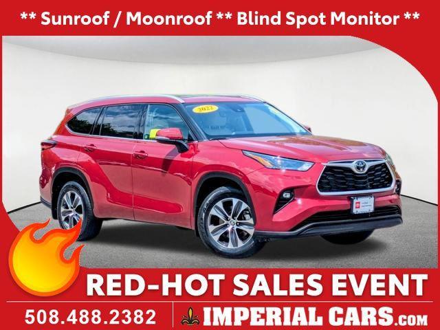 used 2022 Toyota Highlander car, priced at $33,647