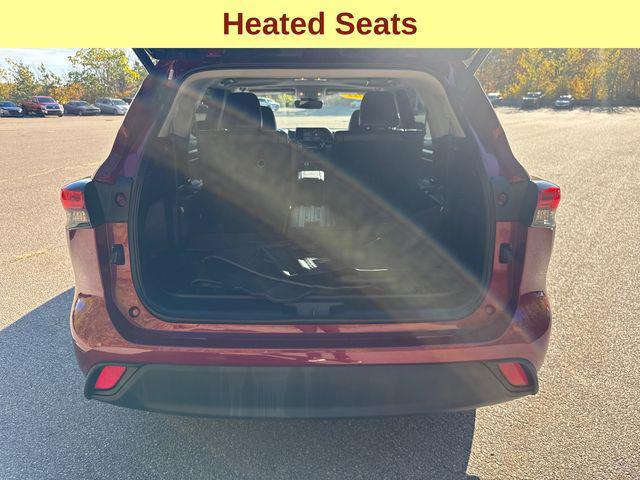 used 2022 Toyota Highlander car, priced at $34,977