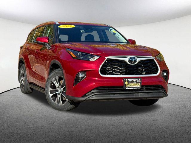 used 2022 Toyota Highlander car, priced at $34,977