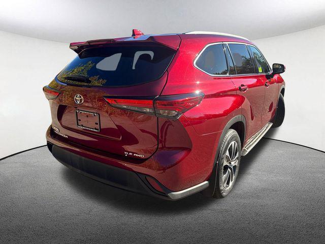 used 2022 Toyota Highlander car, priced at $34,977