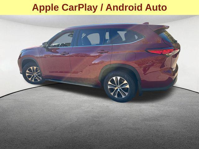 used 2022 Toyota Highlander car, priced at $34,977