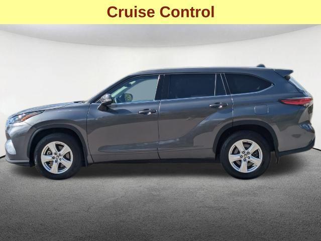 used 2021 Toyota Highlander car, priced at $31,647