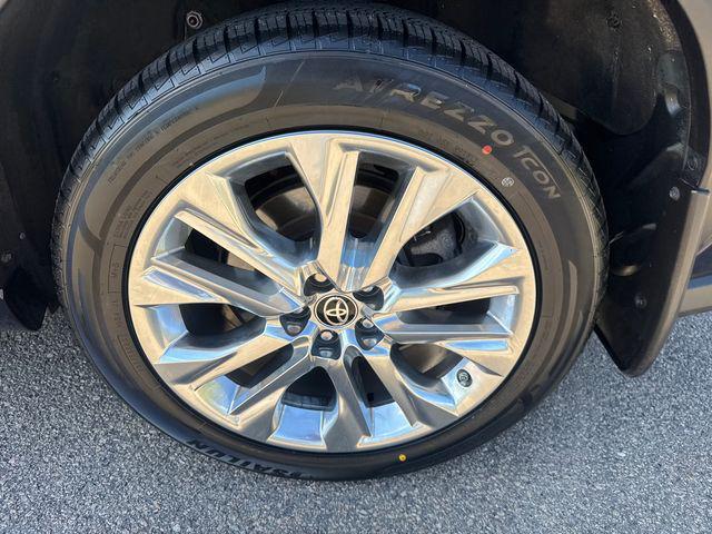 used 2022 Toyota Highlander car, priced at $40,977
