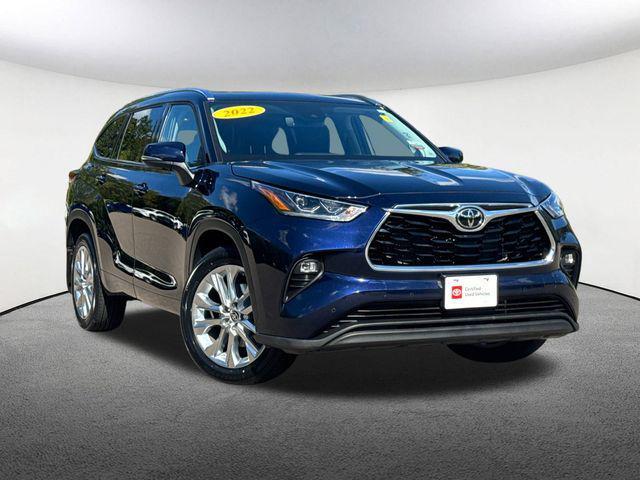 used 2022 Toyota Highlander car, priced at $40,977