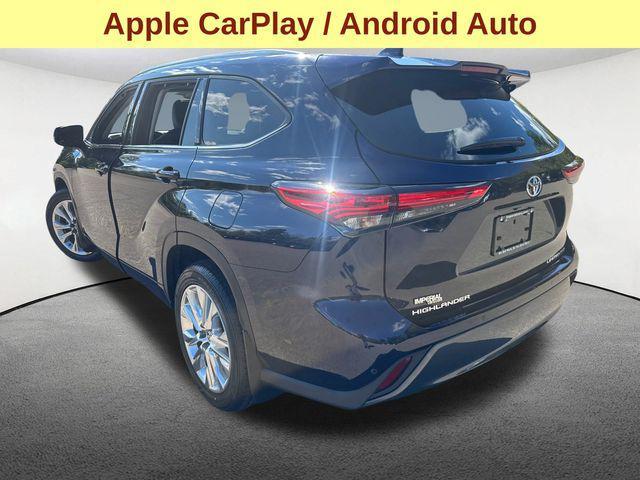 used 2022 Toyota Highlander car, priced at $40,977
