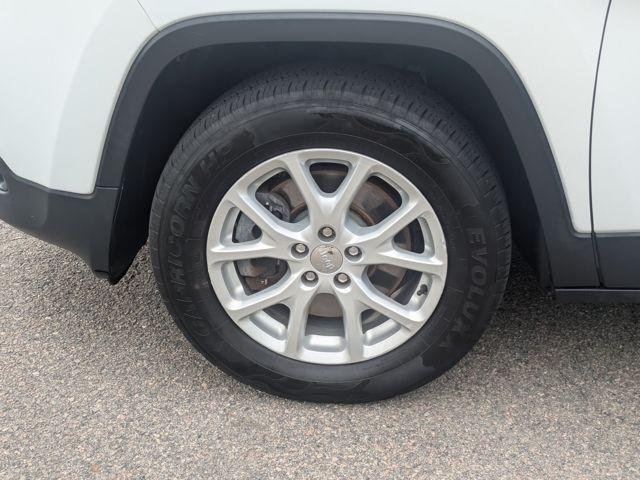 used 2017 Jeep Cherokee car, priced at $11,977