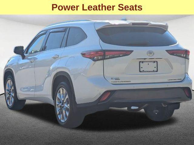 used 2021 Toyota Highlander car, priced at $37,477