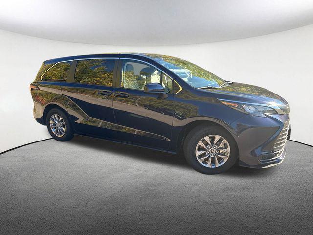 used 2024 Toyota Sienna car, priced at $37,977