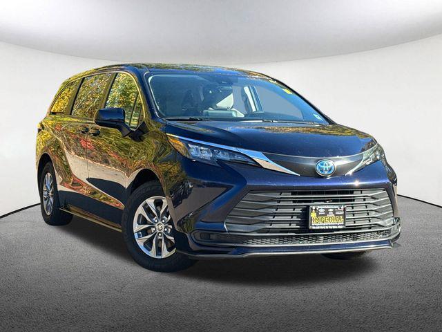 used 2024 Toyota Sienna car, priced at $37,977