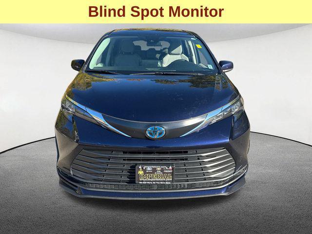 used 2024 Toyota Sienna car, priced at $37,977