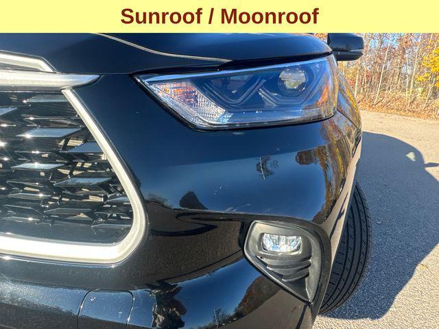 used 2023 Toyota Highlander car, priced at $37,977
