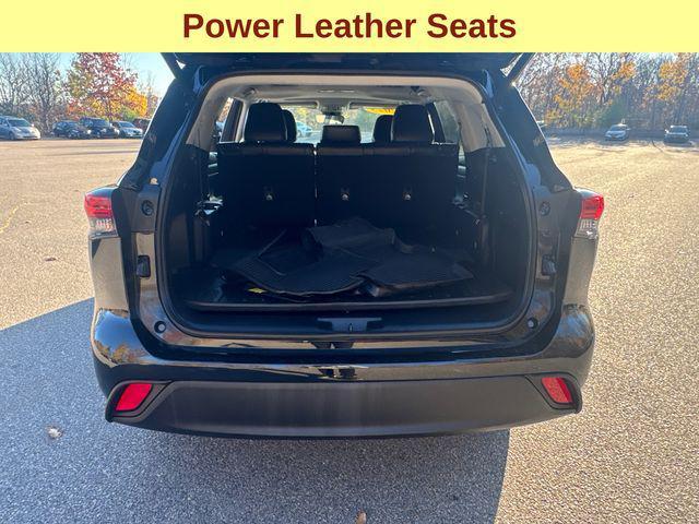 used 2023 Toyota Highlander car, priced at $37,977