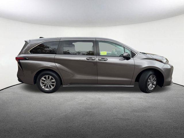used 2022 Toyota Sienna car, priced at $33,647