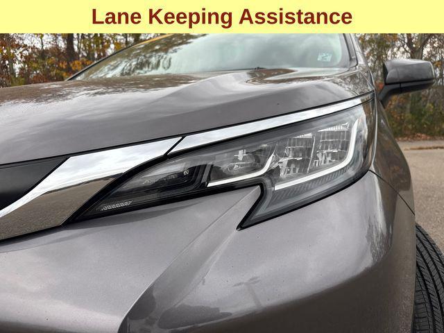 used 2022 Toyota Sienna car, priced at $33,647