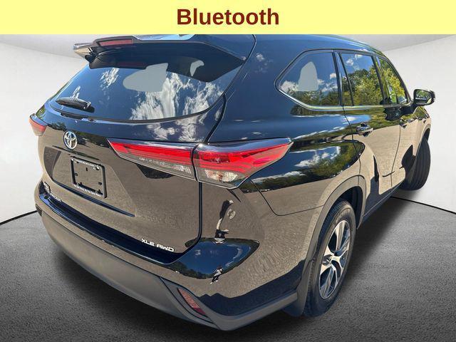 used 2022 Toyota Highlander car, priced at $35,477