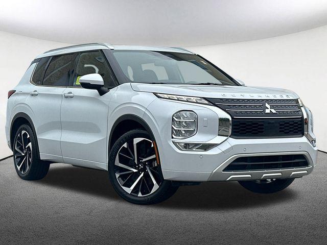 used 2022 Mitsubishi Outlander car, priced at $25,647