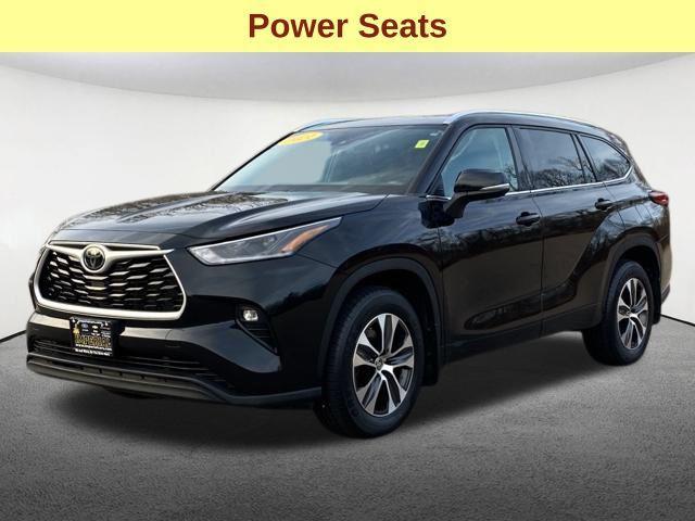 used 2021 Toyota Highlander car, priced at $36,477