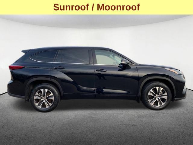 used 2021 Toyota Highlander car, priced at $36,477