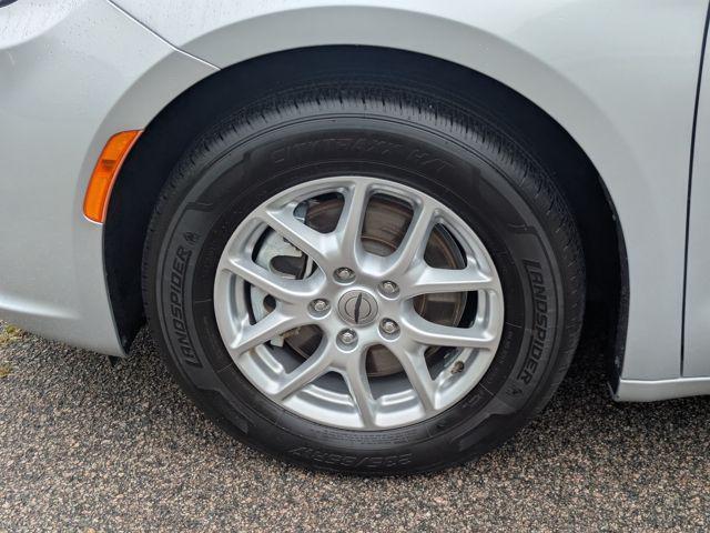 used 2022 Chrysler Pacifica car, priced at $26,647