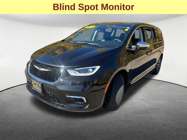 used 2023 Chrysler Pacifica Hybrid car, priced at $32,347