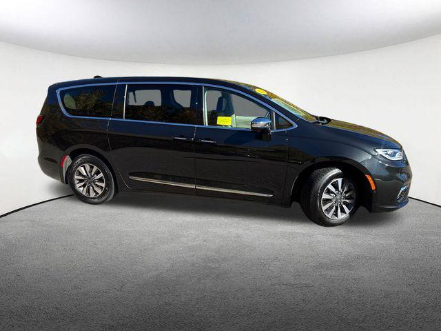 used 2023 Chrysler Pacifica Hybrid car, priced at $32,347