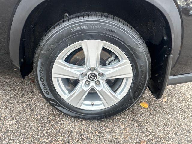 used 2022 Toyota Highlander car, priced at $30,977