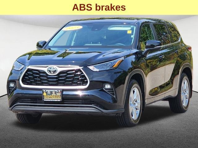 used 2023 Toyota Highlander car, priced at $37,477