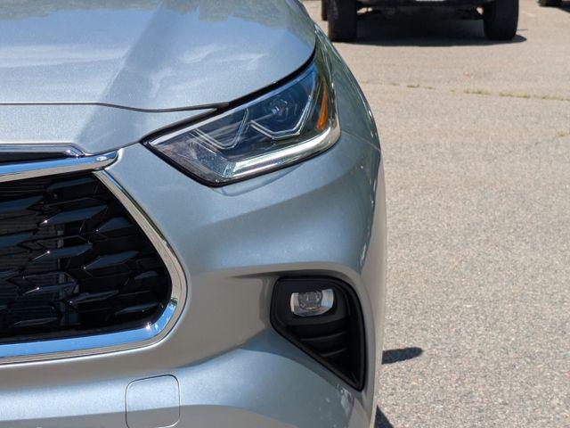 new 2025 Toyota Highlander car, priced at $50,188