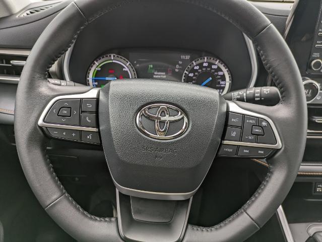 used 2022 Toyota Highlander Hybrid car, priced at $40,847